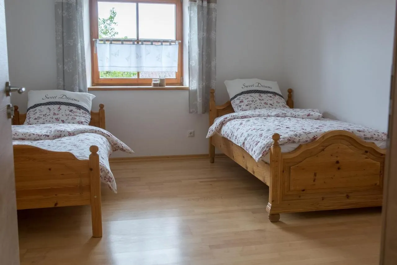 Bio-Bauernhof Eisele Appartement Scheuring Duitsland